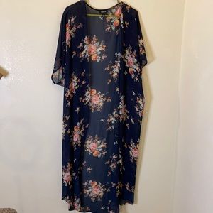 Torrid size 3/4 Open Floral Kimono